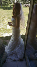 Load image into Gallery viewer, David&#39;s Bridal &#39;Oleg Cassini&#39; wedding dress size-04 PREOWNED
