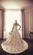 Load image into Gallery viewer, Amsale &#39;Bijou&#39; - Amsale - Nearly Newlywed Bridal Boutique - 1

