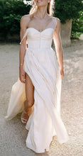 Load image into Gallery viewer, Vera Wang &#39;Jean 123120&#39; wedding dress size-02 PREOWNED
