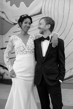 Load image into Gallery viewer, Oscar de la Renta &#39;Luca Dress&#39; wedding dress size-08 PREOWNED
