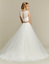 Load image into Gallery viewer, Hayley Paige &#39;Sunny&#39; - Hayley Paige - Nearly Newlywed Bridal Boutique - 1
