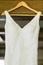 Load image into Gallery viewer, White by Vera Wang &#39;VW351283&#39; wedding dress size-06 PREOWNED

