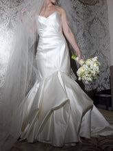 Load image into Gallery viewer, Ulla Maija Mermaid Laetitia Wedding Dress - Ulla Maija - Nearly Newlywed Bridal Boutique - 1
