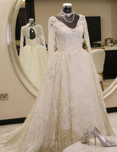 Zuhair Murad 'Custom' size 4 used wedding dress front view on mannequin