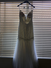 Load image into Gallery viewer, Vera Wang White &#39;Tulle&#39; size 12 used wedding dress back view on hanger
