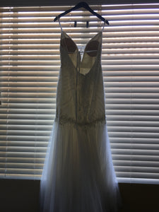 Vera Wang White 'Tulle' size 12 used wedding dress back view on hanger