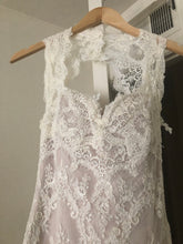 Load image into Gallery viewer, Marisa &#39;Imperial gown 22472&#39; wedding dress size-04 PREOWNED
