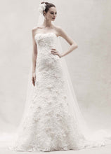 Load image into Gallery viewer, Oleg Cassini Strapless Lace - Oleg Cassini - Nearly Newlywed Bridal Boutique - 2
