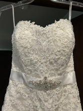 Load image into Gallery viewer, Maggie Sottero &#39;Emma&#39; wedding dress size-08 PREOWNED
