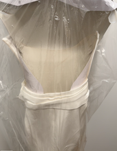 Load image into Gallery viewer, Ines Di Santo &#39;Margot&#39; wedding dress size-04 PREOWNED

