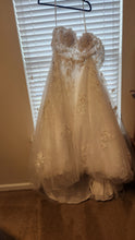 Load image into Gallery viewer, Morilee &#39;2406&#39; wedding dress size-06 PREOWNED

