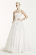 Load image into Gallery viewer, David&#39;s Bridal &#39;Ivory Strapless&#39;
