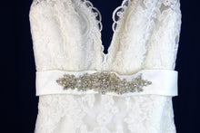 Load image into Gallery viewer, Yvonne LaFleur &#39;V-Neck Lace&#39; - Yvonne LaFleur - Nearly Newlywed Bridal Boutique - 4
