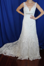 Load image into Gallery viewer, Yvonne LaFleur &#39;V-Neck Lace&#39; - Yvonne LaFleur - Nearly Newlywed Bridal Boutique - 1
