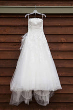 Load image into Gallery viewer, Pronovias &#39;Ocotal&#39; - Pronovias - Nearly Newlywed Bridal Boutique - 1
