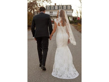 Load image into Gallery viewer, Monique Lhuillier &#39;Arielle&#39; - Monique Lhuillier - Nearly Newlywed Bridal Boutique - 3
