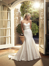 Load image into Gallery viewer, Casablanca &#39;Magnolia&#39; size 6 new wedding dress side view on model
