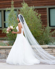 Load image into Gallery viewer, Pronovias &#39;Ocotal&#39; - Pronovias - Nearly Newlywed Bridal Boutique - 4
