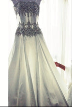 Load image into Gallery viewer, Stephen Yearick &#39;13874&#39; - Stephen Yearick - Nearly Newlywed Bridal Boutique - 3

