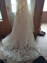 Load image into Gallery viewer, Enzoani &#39;Diana&#39; - Enzoani - Nearly Newlywed Bridal Boutique - 2
