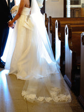 Load image into Gallery viewer, Monique Lhuillier &#39;Ribbon&#39; - Monique Lhuillier - Nearly Newlywed Bridal Boutique - 2
