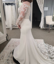 Load image into Gallery viewer, Sincerity &#39;44327&#39; wedding dress size-12 SAMPLE
