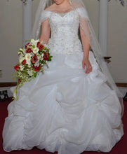 Load image into Gallery viewer, Alfred Angelo &#39;Disney Belle&#39; wedding dress size-06 PREOWNED

