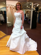 Load image into Gallery viewer, Enzoani Modeca Collection &quot;Mimi&quot; - Enzoani - Nearly Newlywed Bridal Boutique - 1
