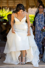 Load image into Gallery viewer, Hayley Paige &#39;&quot;Halsey&quot; by Hayley Paige&#39; wedding dress size-06 PREOWNED
