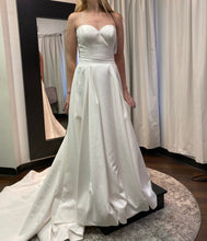 Load image into Gallery viewer, Private Collection &#39;Private&#39; wedding dress size-06 PREOWNED
