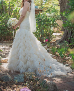 Kenneth Pool 'Fashionista' size 6 used wedding dress side view on bride