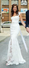 Load image into Gallery viewer, Monique Lhuillier &#39;Amaranth&#39; - Monique Lhuillier - Nearly Newlywed Bridal Boutique - 3
