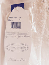 Load image into Gallery viewer, Alfred Angelo &#39;Sapphire&#39; - alfred angelo - Nearly Newlywed Bridal Boutique - 4
