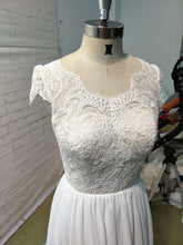 Load image into Gallery viewer, Etsy store &#39;V Neck Lace&#39; - Etsy store - Nearly Newlywed Bridal Boutique - 2
