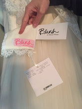Load image into Gallery viewer, Hayley Paige &#39;Sunny&#39; - Hayley Paige - Nearly Newlywed Bridal Boutique - 4
