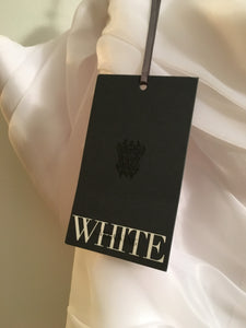 Vera Wang White 'Trumpet' - Vera Wang White - Nearly Newlywed Bridal Boutique
