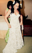 Load image into Gallery viewer, Monique Lhuillier &#39;Ali&#39; - Monique Lhuillier - Nearly Newlywed Bridal Boutique - 1
