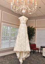 Load image into Gallery viewer, Pnina Tornai P74093x Lace Wedding Dress - Pnina Tornai - Nearly Newlywed Bridal Boutique - 3
