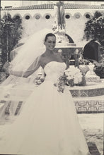 Load image into Gallery viewer, Reem Acra &#39;Custom Strapless&#39; - Reem Acra - Nearly Newlywed Bridal Boutique - 5
