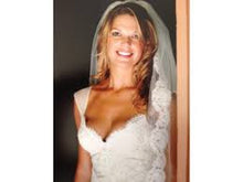 Load image into Gallery viewer, Monique Lhuillier &#39;Ali&#39; - Monique Lhuillier - Nearly Newlywed Bridal Boutique - 4
