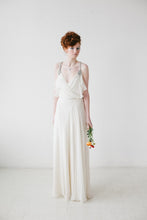 Load image into Gallery viewer, Jenny Packham &#39;Laurel&#39; size 2 used wedding dress front view on model
