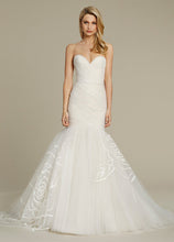 Load image into Gallery viewer, Jim Hjelm &#39;8551&#39; - Jim Hjelm - Nearly Newlywed Bridal Boutique - 1
