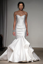 Load image into Gallery viewer, Anna Maier &#39;Laetitia&#39; - Anna Maier - Nearly Newlywed Bridal Boutique - 6

