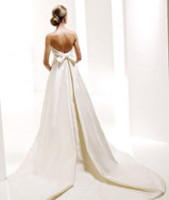Load image into Gallery viewer, Pronovias &#39;Onil&#39; - Pronovias - Nearly Newlywed Bridal Boutique - 2
