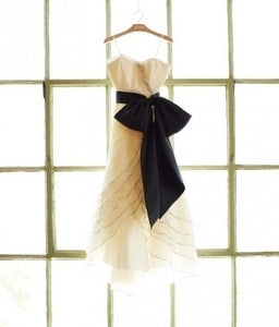 BHLDN Ivory Tiered Tulip Wedding Dress - BHLDN - Nearly Newlywed Bridal Boutique - 4