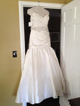 Load image into Gallery viewer, Kenneth Pool &#39;Anna&#39; - Kenneth Pool - Nearly Newlywed Bridal Boutique - 4
