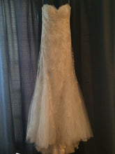 Load image into Gallery viewer, Monique Lhuillier &#39;Cherish&#39; - Monique Lhuillier - Nearly Newlywed Bridal Boutique - 1
