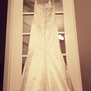 Monique Lhuillier 'Bliss' 1103 Wedding Dress - Monique Lhuillier - Nearly Newlywed Bridal Boutique - 3