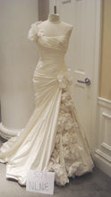 Load image into Gallery viewer, Pnina Tornai Ruched Gown with Floral Inset - Pnina Tornai - Nearly Newlywed Bridal Boutique - 4
