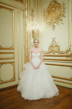 Load image into Gallery viewer, Hayley Paige &#39;Londyn&#39; - Hayley Paige - Nearly Newlywed Bridal Boutique - 4
